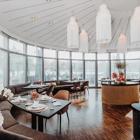 Schweizerhof Hotel 5*